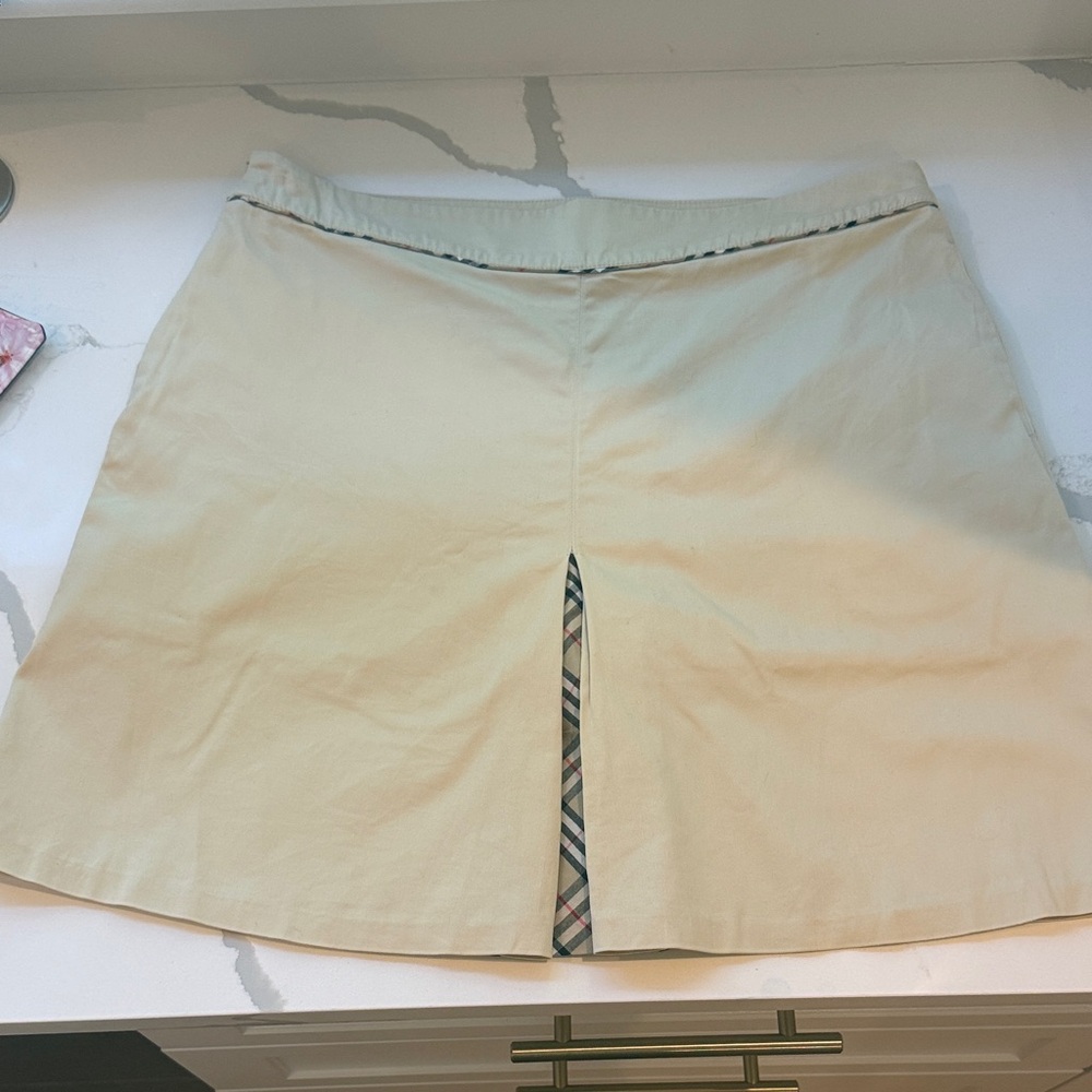 Burberry Beige A-Line Golf Skirt with Plaid Accent